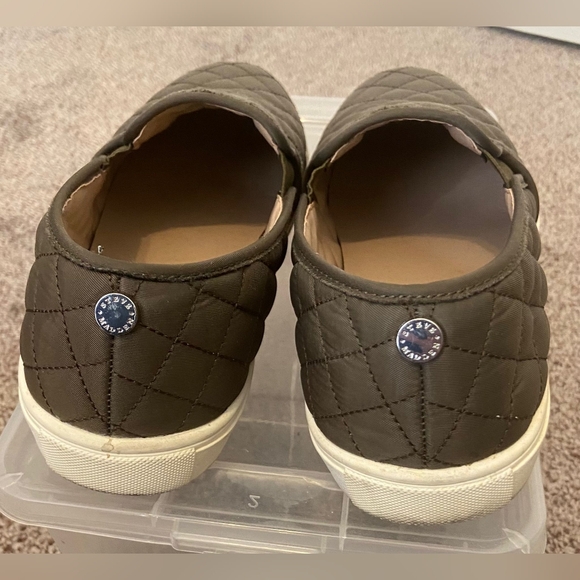 Slightly worn Steve Madden casual shoes - Picture 3 of 3